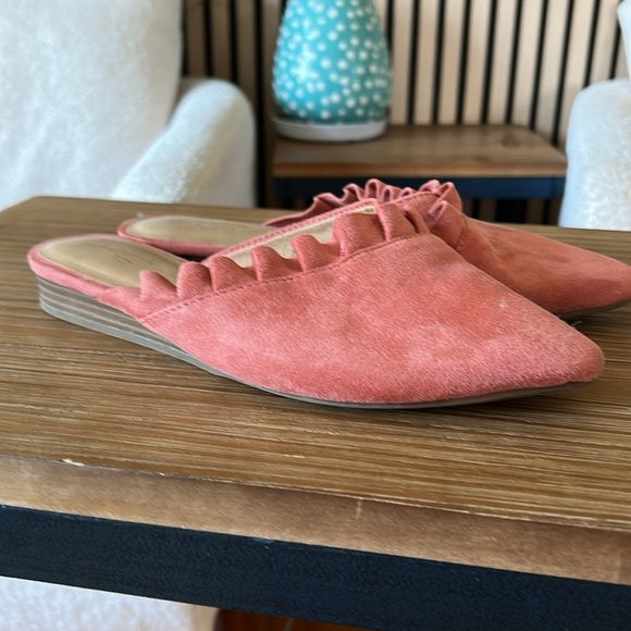 Universal Thread Mules - Picture 3 of 3